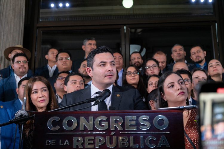 El amparo del diputado Samuel Pérez fue rechazado para restablecer el partido en el Congreso. Foto AFP.
