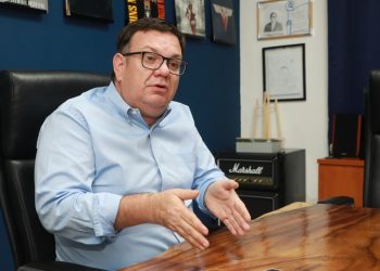 «Salvadoreños votarán de forma libre y sin el temor a las pandillas»: Christian Guevara, jefe de la bancada legislativa de Nuevas Ideas