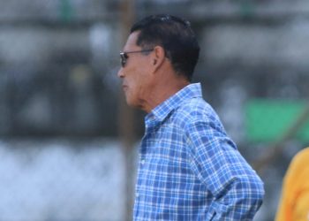 «Si los extranjeros nos dan el plus no solo vamos a conseguir librarnos del descenso», Juan Ramón Sánchez, técnico de Santa Tecla