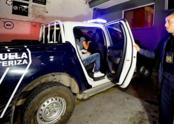 Rescatan a 10 menores migrantes ecuatorianos en San Salvador