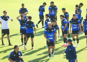 Darwin Cerén regresó a la Selecta