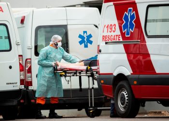 Choque entre camión y autobús de pasajeros deja al menos 25 muertos en Brasil