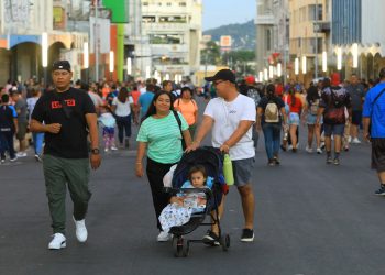 El 80 % tiene buenas esperanzas sobre el futuro de El Salvador
