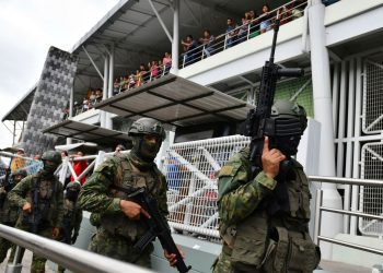 La fuga de cinco presos en Ecuador desata una espectacular persecución policial