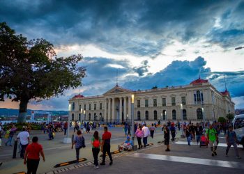 Salvadoreños tienen perspectiva optimista y de certeza sobre el país