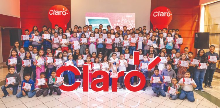 Las becas permiten a los beneficiados culminar sus estudios de educación primaria, básica y bachillerato.