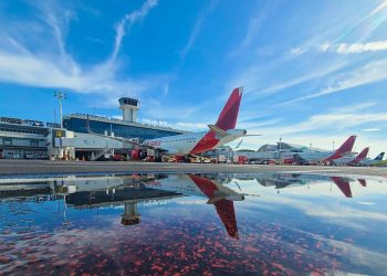 Nuevas aerolíneas exploran operar en El Salvador en 2024