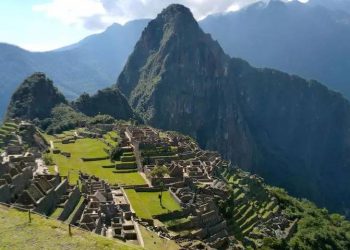 Perú sufre quinto día de protestas por supuesta privatización de venta en línea de entradas a Machu Picchu