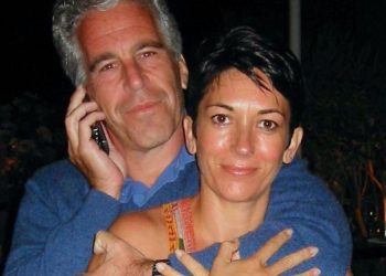 Actas judiciales ofrecen nuevos detalles sobre acusaciones de abusos sexuales contra Jeffrey Epstein