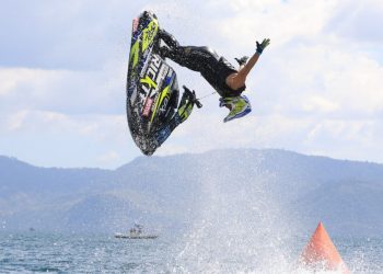 Emociones a tope con las motos acuáticas en la Copa Internacional Motul, en Ilopango