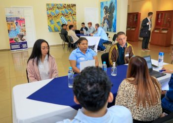 Empresa de Tennesse reclutará trabajadores salvadoreños