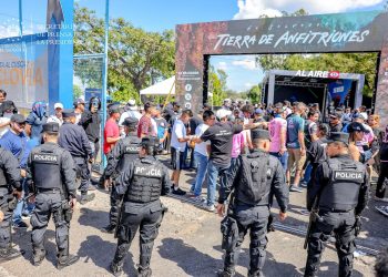 Autoridades brindan seguridad a aficionados que disfrutarán del partido entre El Salvador e Inter Miami