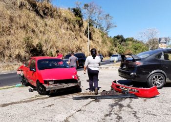 Triple accidente de tránsito en Carretera de Oro deja dos menores de edad heridos
