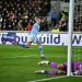 Manchester City remonta ante Brentford y se acerca al Liverpool