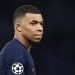 Prensa y aficionados en Madrid ya esperan a Mbappé