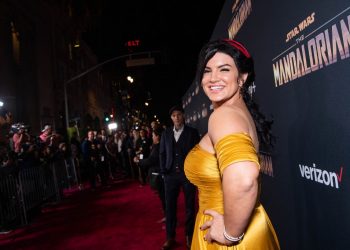 Actriz de serie de «Star Wars» demanda a Disney con apoyo de X