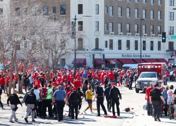 Varios heridos en tiroteo de desfile del Super Bowl en EE. UU.