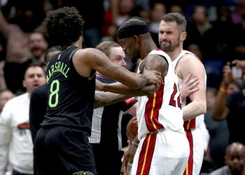 La NBA suspende a cinco jugadores por la trifulca entre Heat y Pelicans