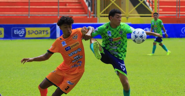 Los garrobertos derrotaron 4-0 a los pericos. Foto: Santa Tecla.