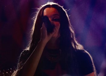 Joaquina deslumbra con su música y su show en vivo