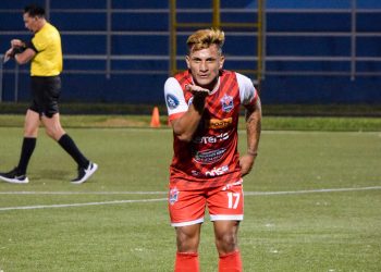 Cabañas festejó en el nido de Santa Tecla