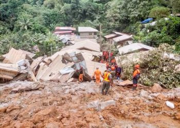 Sube a 27 cifra de muertes y 89 desaparecidos por desprendimiento de tierra en Filipinas