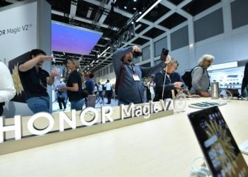 Mercado chino de teléfonos inteligentes plegables registra expansión en 2023