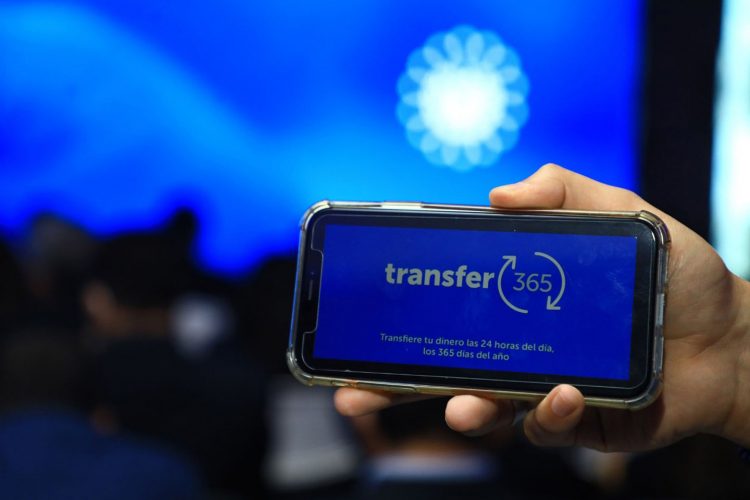 El presidente del BCR, Douglas Rodríguez, destacó que Transfer 365 es una de las apuestas tecnológicas más exitosas del Gobierno.