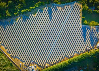 El Salvador ha elevado su capacidad de energía solar en los últimos años