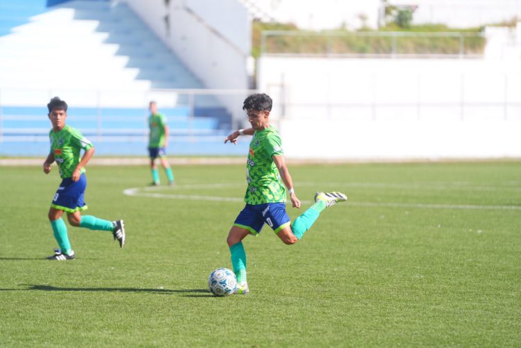 Santa Tecla se impuso por 1-2 a La Unión en el mismo estadio Marcelino Imbers y escaló posiciones en la tabla. Foto/@SantaTeclaITDFC