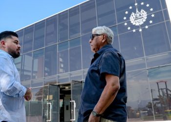 Asesor de seguridad de Chile realiza recorrido en Mejicanos junto a funcionarios de Tejido Social  