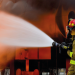 Un bombero muerto y 11 heridos en un incendio en una casa de Virginia, en EE. UU.