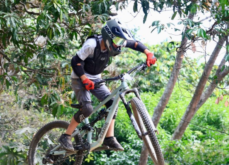 Manuel Castellanos se impuso en la categoría élite, tras disputarse la 1a. fecha del Campeonato Nacional de Downhill. Foto/INDES