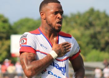Jomal William, contento de estar en Firpo
