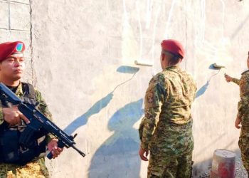 La Fuerza Armada elimina grafitis de la MS en San Martín