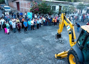 La Dirección de Obras Municipales trabaja en rehabilitar 2.7 km de calles en Jucuapa, Usulután