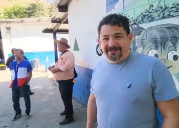 Milton Escobar votó por primera vez en El Salvador después de 42 años