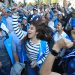 Alegría, tristeza y consignas en el Gimnasio Nacional