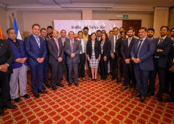Empresarios de la India exploran negocios en El Salvador