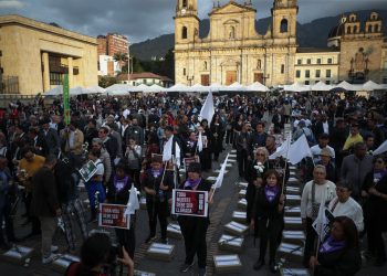 Colombianos piden fin de la violencia y del narcotráfico 