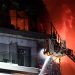 Incendio provoca 13 heridos en edificio de viviendas en Valencia