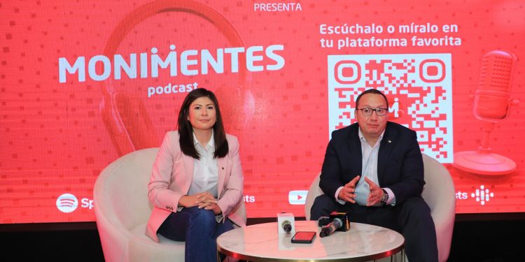 Representantes de Banco Atlántida lanzaron la nueva iniciativa de educación financiera.