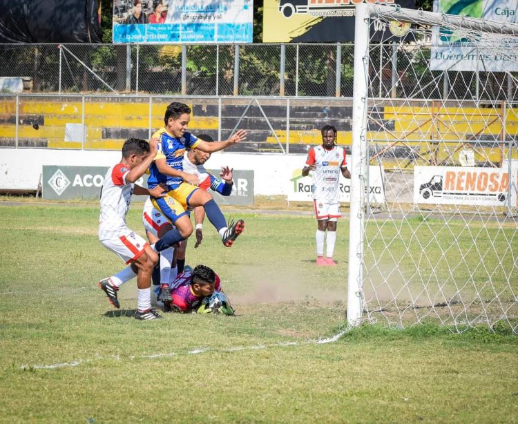 La Paza no pudo evitar la derrota en casa ante Cabañas y terminó cayendo 1-2. Foto/ Cortesía Cabañas