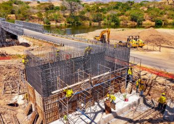 El MOP construye puente para conectar San Vicente y Cabañas