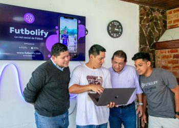 Jóvenes salvadoreños desarrollan app con apoyo de Salex