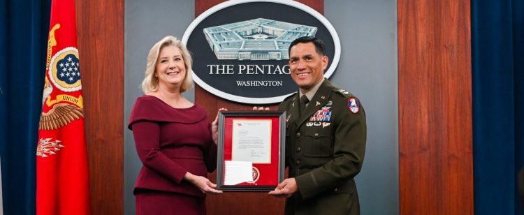 Reconocimiento.
La secretaria del
Ejército, Christine
Wormuth, felicitó
a Rubio por su
trabajo.