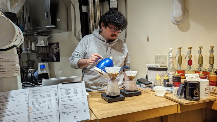 Los amantes del café salvadoreño en Japón, quienes están enamorados del sabor y aroma exclusivo, ahora cuentan con una nueva opción para disfrutar de la variedad Pacamara.
Foto / Diario El Salvador.
