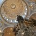Limpieza profunda del baldaquino de la basílica de San Pedro en el Vaticano