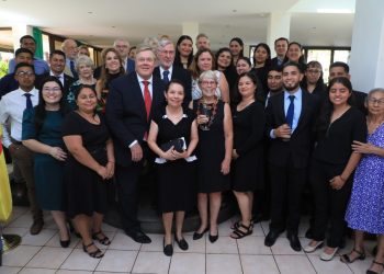 Galardonan a alemán por su trabajo social en Morazán