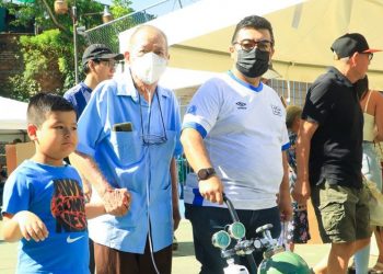 Centros de votación registran gran afluencia de adultos mayores en El Salvador